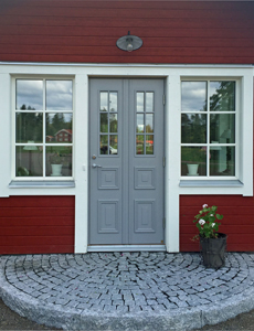 Ytterdörr granberg i miljö